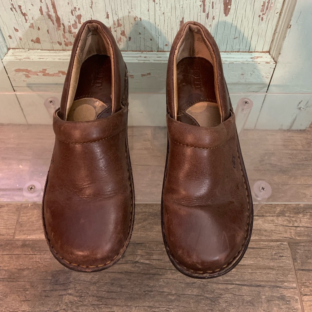 Women’s BOC brown leather sz 7 clogs Preloved good condition see photos for wear